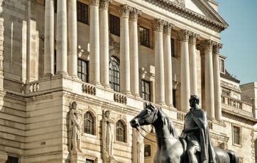 Bonus cap driving up fixed pay, says Bank of England